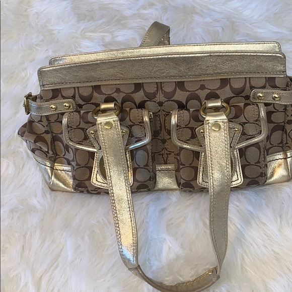 Coach purse comes with dust bag - Picture 1 of 4